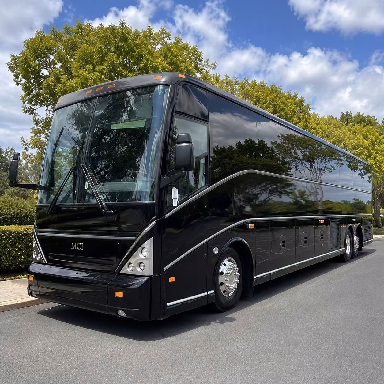 red hat amphitheater and downtown raleigh concert shuttles from cary